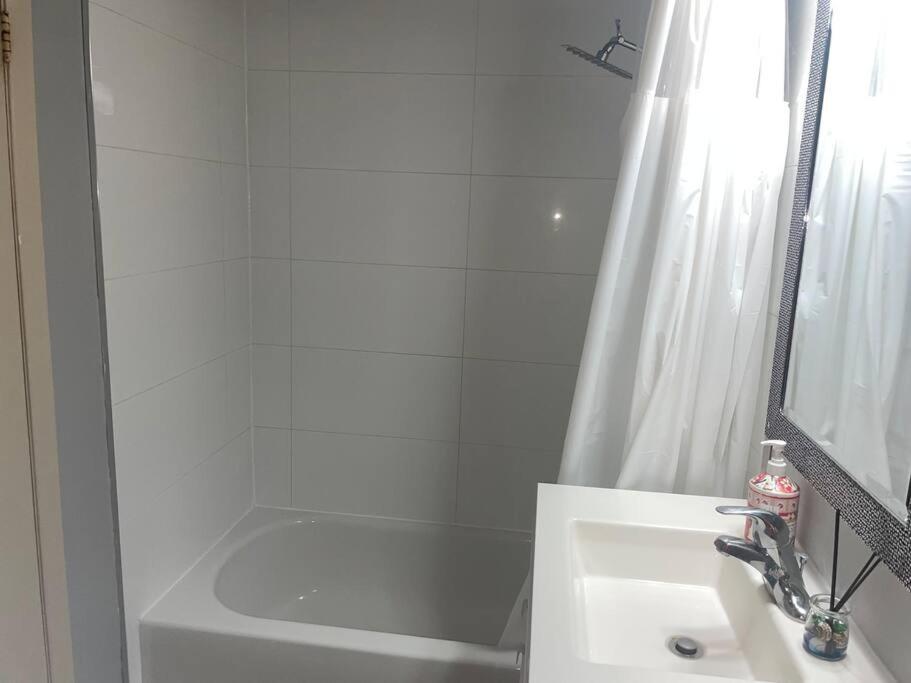 Harmony Home Near University Of ウォータールー エクステリア 写真