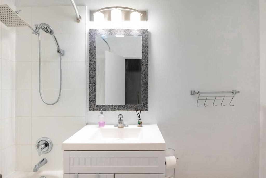 Harmony Home Near University Of ウォータールー エクステリア 写真