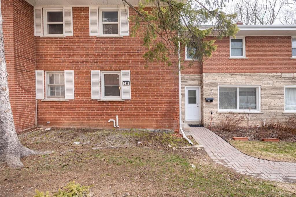 Harmony Home Near University Of ウォータールー エクステリア 写真